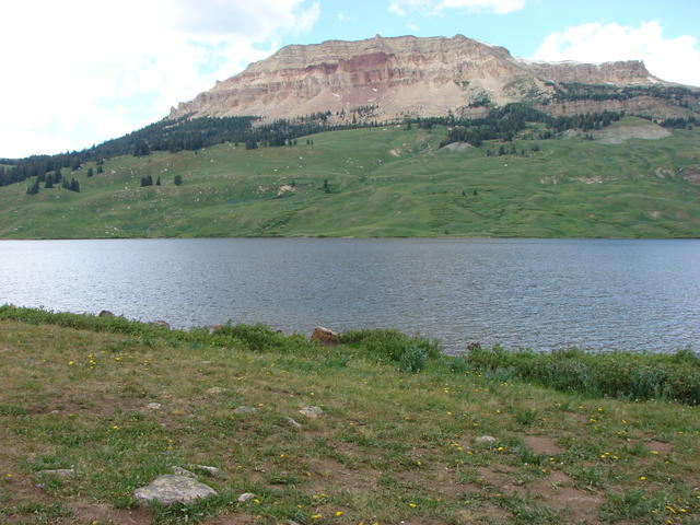 Beartooth Lake is the spot we chose for our noon picnic.