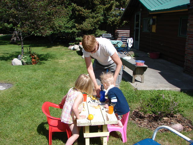 We had lots of little picnics in Fountain Park.